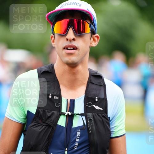 30.08.2026 - Elbe Triathlon Hamburg LAZAROV Photography http://msf.ph/oto/10059125 30.08.2026 11:34:34 Ziel 1141, 1266 meine-sportfotos.de