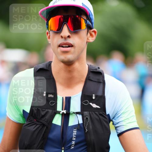 30.08.2026 - Elbe Triathlon Hamburg LAZAROV Photography http://msf.ph/oto/10059129 30.08.2026 11:34:34 Ziel 1141, 1266 meine-sportfotos.de