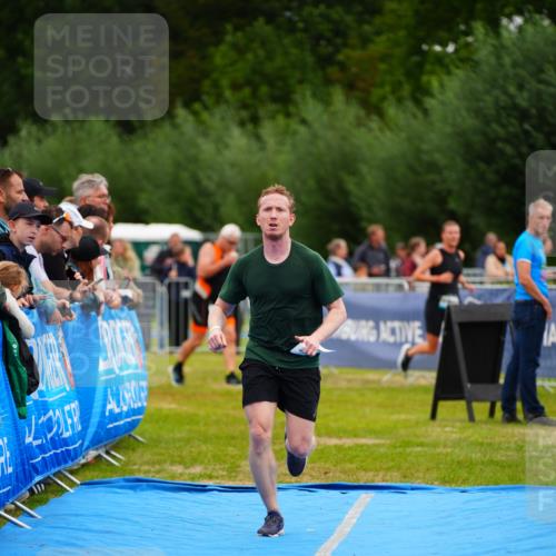 30.08.2026 - Elbe Triathlon Hamburg LAZAROV Photography http://msf.ph/oto/10059131 30.08.2026 11:34:38 Ziel 1141, 1266 meine-sportfotos.de