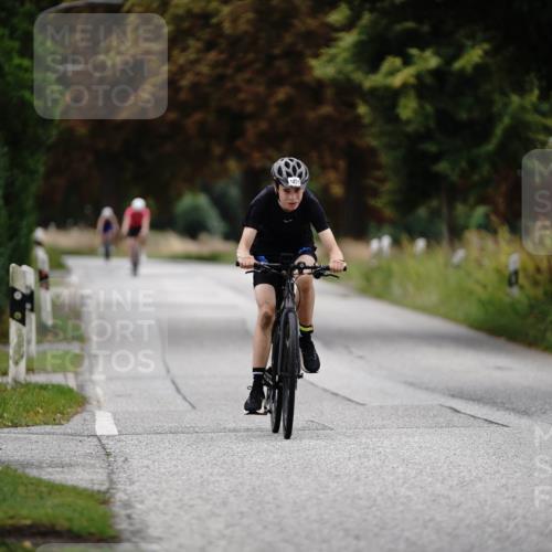 30.08.2026 - Elbe Triathlon Hamburg Michael Burmester http://msf.ph/oto/10059135 30.08.2026 11:28:37 Radfahren 1451 meine-sportfotos.de