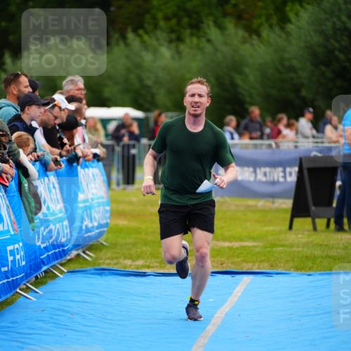 30.08.2026 - Elbe Triathlon Hamburg LAZAROV Photography http://msf.ph/oto/10059138 30.08.2026 11:34:39 Ziel 1141 meine-sportfotos.de
