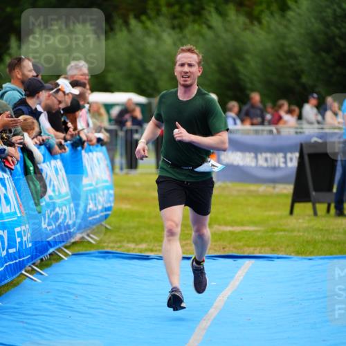 30.08.2026 - Elbe Triathlon Hamburg LAZAROV Photography http://msf.ph/oto/10059140 30.08.2026 11:34:39 Ziel 1141 meine-sportfotos.de