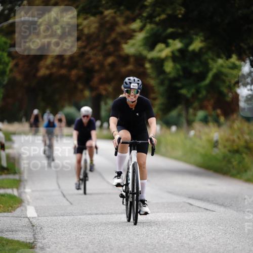 30.08.2026 - Elbe Triathlon Hamburg Michael Burmester http://msf.ph/oto/10059168 30.08.2026 11:28:58 Radfahren 1479, 1636, 1646 meine-sportfotos.de