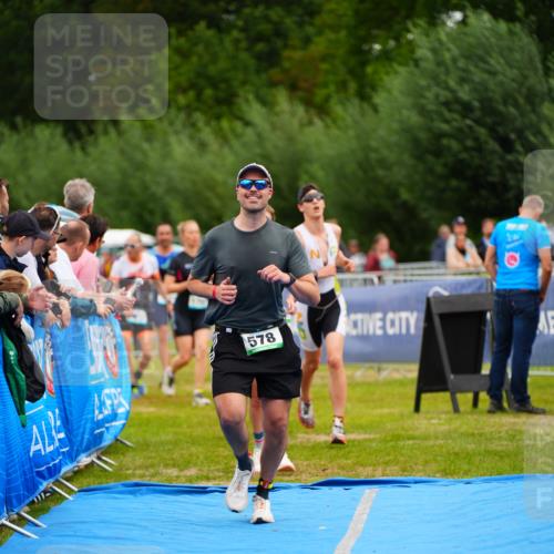 30.08.2026 - Elbe Triathlon Hamburg LAZAROV Photography http://msf.ph/oto/10059196 30.08.2026 11:34:58 Ziel 578, 903, 1230, 1441 meine-sportfotos.de