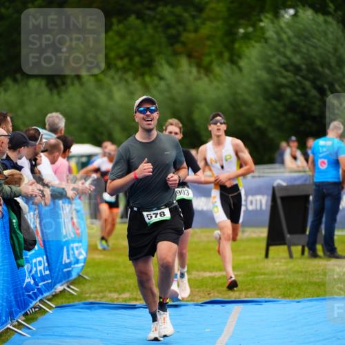 30.08.2026 - Elbe Triathlon Hamburg LAZAROV Photography http://msf.ph/oto/10059200 30.08.2026 11:34:59 Ziel 578, 903, 1230, 1441 meine-sportfotos.de