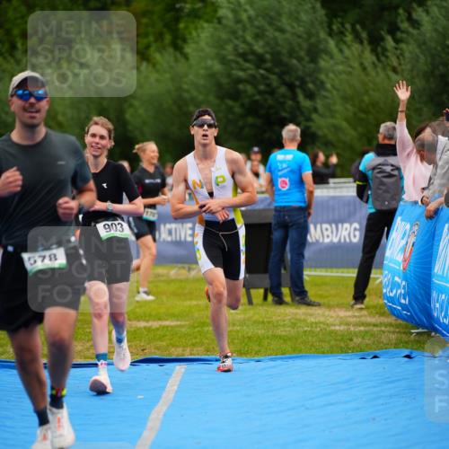 30.08.2026 - Elbe Triathlon Hamburg LAZAROV Photography http://msf.ph/oto/10059204 30.08.2026 11:35:00 Ziel 578, 903, 1213, 1230, 1441 meine-sportfotos.de
