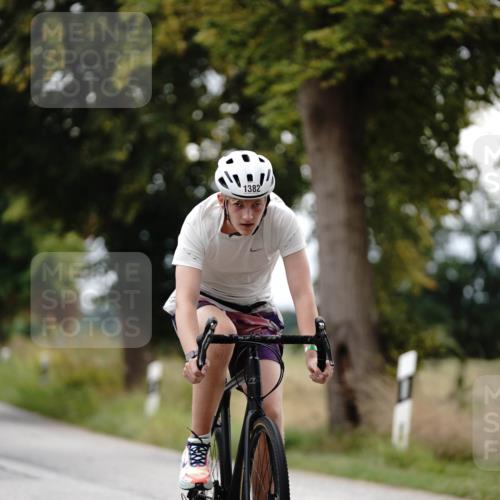 30.08.2026 - Elbe Triathlon Hamburg Michael Burmester http://msf.ph/oto/10059236 30.08.2026 11:29:18 Radfahren 1382, 1651, 1669 meine-sportfotos.de