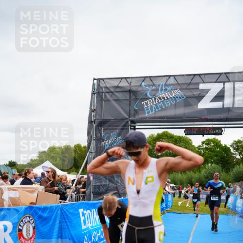 30.08.2026 - Elbe Triathlon Hamburg LAZAROV Photography http://msf.ph/oto/10059246 30.08.2026 11:35:06 Ziel 1213, 1230 meine-sportfotos.de