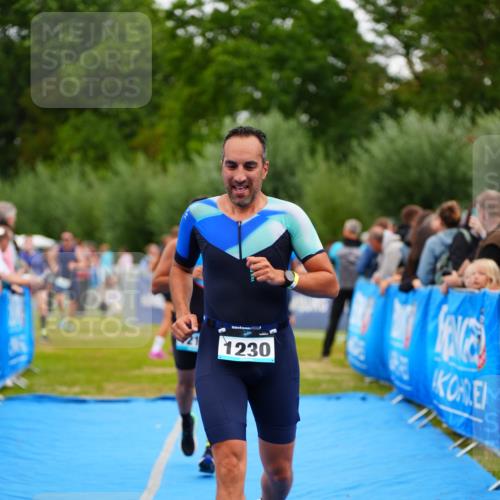 30.08.2026 - Elbe Triathlon Hamburg LAZAROV Photography http://msf.ph/oto/10059251 30.08.2026 11:35:07 Ziel 1213, 1230 meine-sportfotos.de