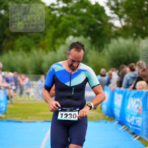 30.08.2026 - Elbe Triathlon Hamburg LAZAROV Photography http://msf.ph/oto/10059258 30.08.2026 11:35:08 Ziel 1137, 1213, 1230 meine-sportfotos.de