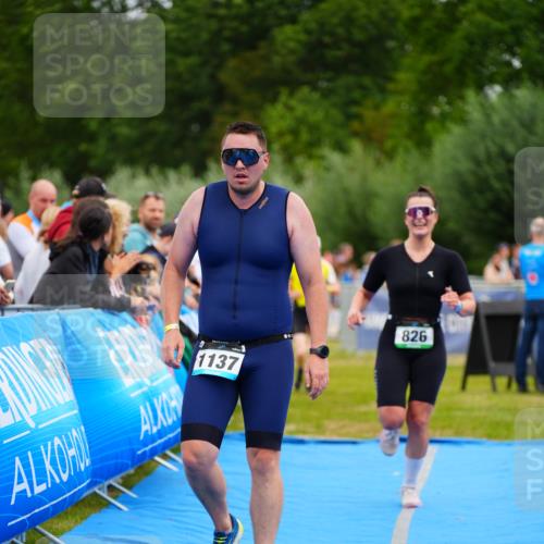 30.08.2026 - Elbe Triathlon Hamburg LAZAROV Photography http://msf.ph/oto/10059280 30.08.2026 11:35:17 Ziel 780, 826, 1137, 1318 meine-sportfotos.de