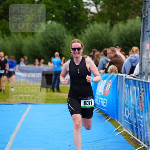 30.08.2026 - Elbe Triathlon Hamburg LAZAROV Photography http://msf.ph/oto/10059334 30.08.2026 11:35:30 Ziel 831, 961, 1177, 1237 meine-sportfotos.de