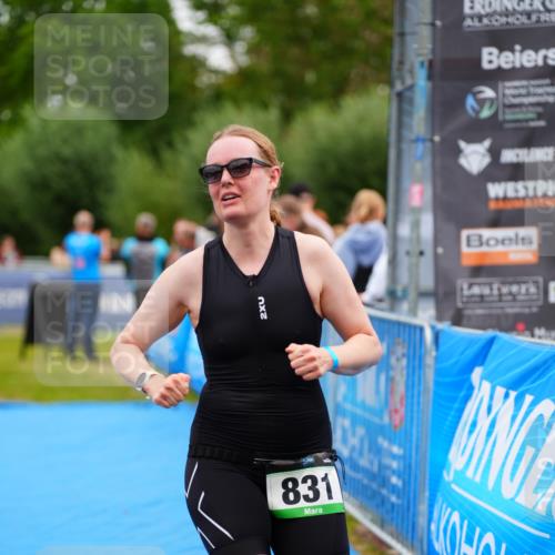 30.08.2026 - Elbe Triathlon Hamburg LAZAROV Photography http://msf.ph/oto/10059341 30.08.2026 11:35:30 Ziel 831, 961, 1177, 1237 meine-sportfotos.de