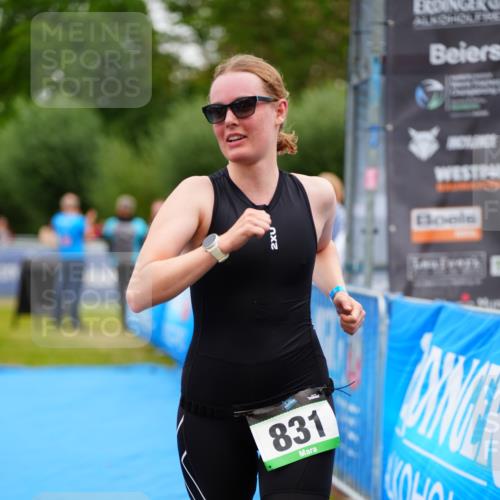 30.08.2026 - Elbe Triathlon Hamburg LAZAROV Photography http://msf.ph/oto/10059343 30.08.2026 11:35:31 Ziel 831, 961, 1177, 1237 meine-sportfotos.de