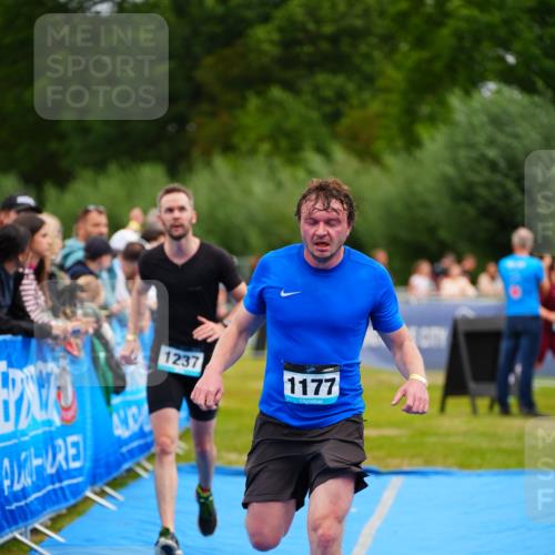 30.08.2026 - Elbe Triathlon Hamburg LAZAROV Photography http://msf.ph/oto/10059345 30.08.2026 11:35:34 Ziel 961, 1177, 1237 meine-sportfotos.de
