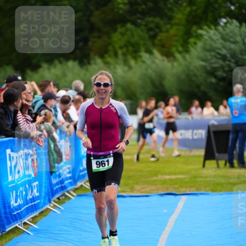 30.08.2026 - Elbe Triathlon Hamburg LAZAROV Photography http://msf.ph/oto/10059373 30.08.2026 11:35:38 Ziel 961, 1237 meine-sportfotos.de