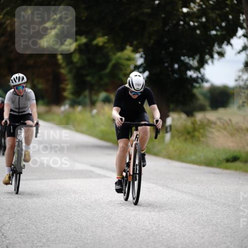 30.08.2026 - Elbe Triathlon Hamburg Michael Burmester http://msf.ph/oto/10059450 30.08.2026 11:31:19 Radfahren 1127, 1131, 1372, 1409, 1579, 1605 meine-sportfotos.de