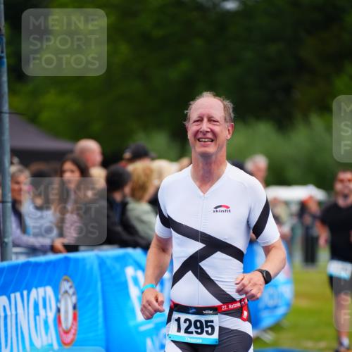 30.08.2026 - Elbe Triathlon Hamburg LAZAROV Photography http://msf.ph/oto/10059454 30.08.2026 11:36:04 Ziel 929, 1139, 1295, 1305 meine-sportfotos.de