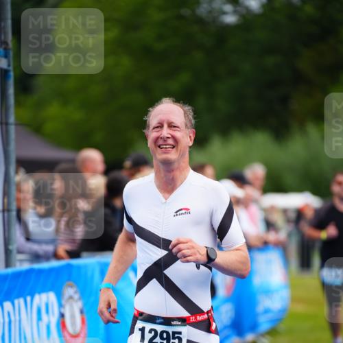 30.08.2026 - Elbe Triathlon Hamburg LAZAROV Photography http://msf.ph/oto/10059456 30.08.2026 11:36:05 Ziel 929, 1139, 1295, 1305 meine-sportfotos.de