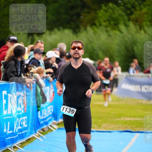 30.08.2026 - Elbe Triathlon Hamburg LAZAROV Photography http://msf.ph/oto/10059461 30.08.2026 11:36:07 Ziel 929, 1139, 1295, 1305 meine-sportfotos.de