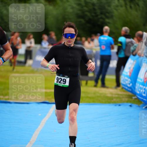 30.08.2026 - Elbe Triathlon Hamburg LAZAROV Photography http://msf.ph/oto/10059475 30.08.2026 11:36:13 Ziel 929, 1305, 1447 meine-sportfotos.de