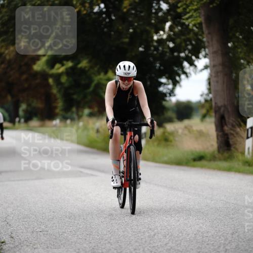 30.08.2026 - Elbe Triathlon Hamburg Michael Burmester http://msf.ph/oto/10059506 30.08.2026 11:31:42 Radfahren 1351, 1429, 1594 meine-sportfotos.de