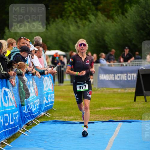 30.08.2026 - Elbe Triathlon Hamburg LAZAROV Photography http://msf.ph/oto/10059520 30.08.2026 11:36:31 Ziel 882, 977 meine-sportfotos.de