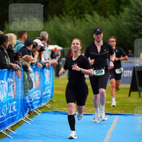 30.08.2026 - Elbe Triathlon Hamburg LAZAROV Photography http://msf.ph/oto/10059556 30.08.2026 11:36:39 Ziel 568, 796, 882 meine-sportfotos.de