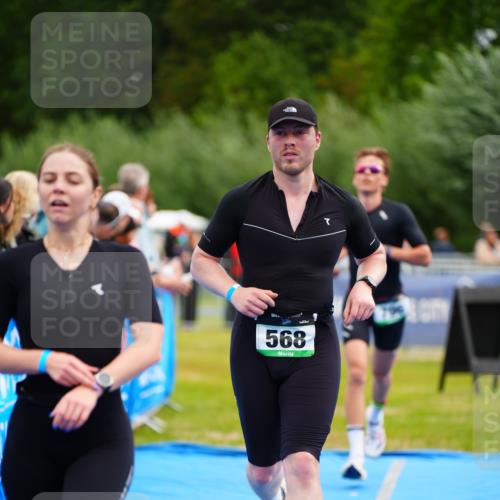 30.08.2026 - Elbe Triathlon Hamburg LAZAROV Photography http://msf.ph/oto/10059573 30.08.2026 11:36:40 Ziel 568, 796, 882 meine-sportfotos.de