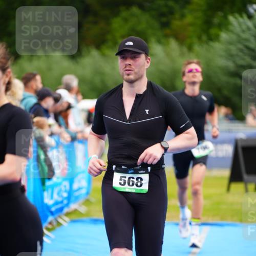 30.08.2026 - Elbe Triathlon Hamburg LAZAROV Photography http://msf.ph/oto/10059577 30.08.2026 11:36:41 Ziel 568, 796, 882 meine-sportfotos.de