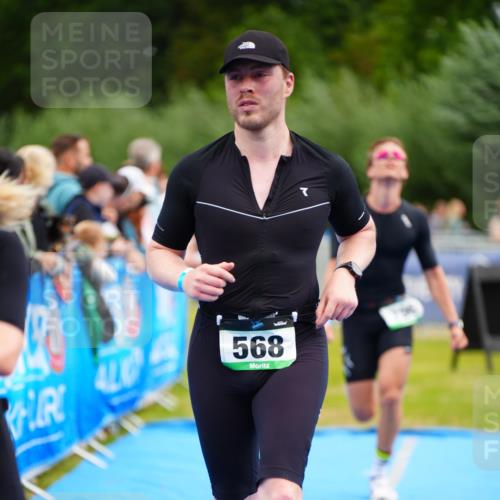 30.08.2026 - Elbe Triathlon Hamburg LAZAROV Photography http://msf.ph/oto/10059581 30.08.2026 11:36:41 Ziel 568, 796, 882 meine-sportfotos.de