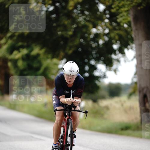 30.08.2026 - Elbe Triathlon Hamburg Michael Burmester http://msf.ph/oto/10059583 30.08.2026 11:32:24 Radfahren 1645 meine-sportfotos.de