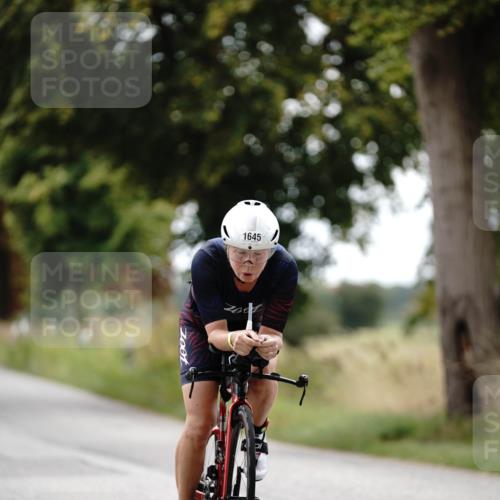 30.08.2026 - Elbe Triathlon Hamburg Michael Burmester http://msf.ph/oto/10059585 30.08.2026 11:32:24 Radfahren 1645 meine-sportfotos.de