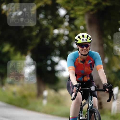 30.08.2026 - Elbe Triathlon Hamburg Michael Burmester http://msf.ph/oto/10059628 30.08.2026 11:32:44 Radfahren 1677 meine-sportfotos.de