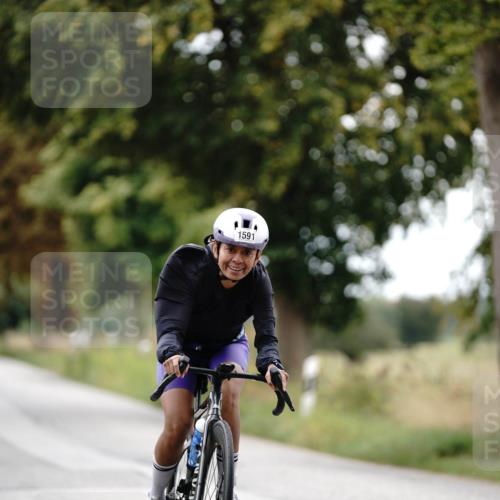 30.08.2026 - Elbe Triathlon Hamburg Michael Burmester http://msf.ph/oto/10059641 30.08.2026 11:33:07 Radfahren 1402, 1583, 1591 meine-sportfotos.de
