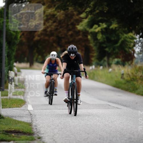 30.08.2026 - Elbe Triathlon Hamburg Michael Burmester http://msf.ph/oto/10059643 30.08.2026 11:33:08 Radfahren 1402, 1583, 1591 meine-sportfotos.de