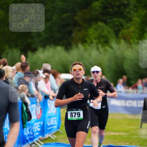 30.08.2026 - Elbe Triathlon Hamburg LAZAROV Photography http://msf.ph/oto/10059670 30.08.2026 11:37:02 Ziel 879, 1050, 1132, 1307 meine-sportfotos.de