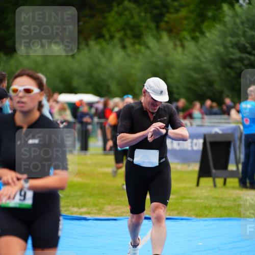 30.08.2026 - Elbe Triathlon Hamburg LAZAROV Photography http://msf.ph/oto/10059677 30.08.2026 11:37:03 Ziel 879, 1050, 1132, 1307 meine-sportfotos.de