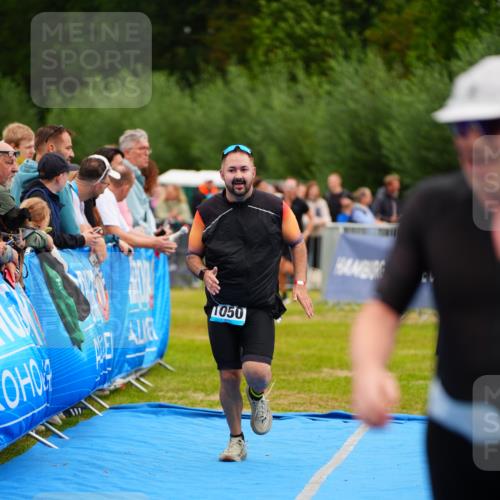 30.08.2026 - Elbe Triathlon Hamburg LAZAROV Photography http://msf.ph/oto/10059703 30.08.2026 11:37:07 Ziel 1050, 1122, 1307 meine-sportfotos.de