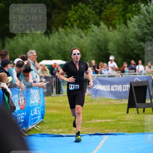 30.08.2026 - Elbe Triathlon Hamburg LAZAROV Photography http://msf.ph/oto/10059727 30.08.2026 11:37:13 Ziel 1122 meine-sportfotos.de