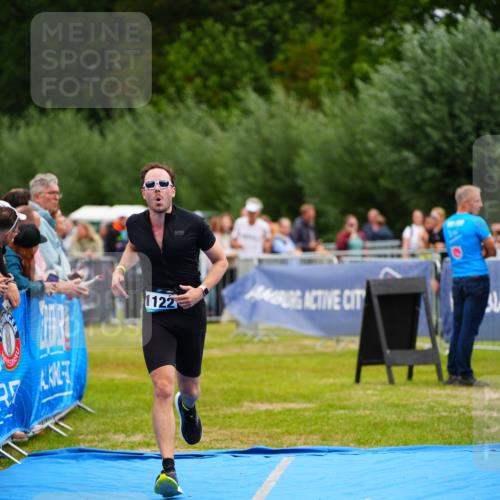30.08.2026 - Elbe Triathlon Hamburg LAZAROV Photography http://msf.ph/oto/10059732 30.08.2026 11:37:14 Ziel 1122 meine-sportfotos.de
