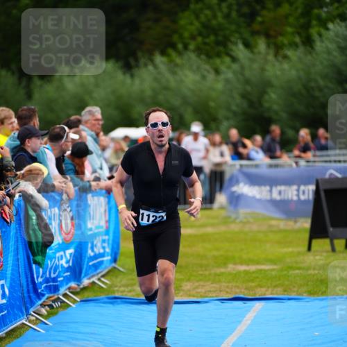 30.08.2026 - Elbe Triathlon Hamburg LAZAROV Photography http://msf.ph/oto/10059735 30.08.2026 11:37:14 Ziel 1122 meine-sportfotos.de