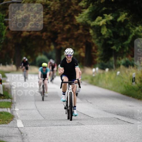30.08.2026 - Elbe Triathlon Hamburg Michael Burmester http://msf.ph/oto/10059739 30.08.2026 11:34:35 Radfahren 1487, 1554, 1664, 1667 meine-sportfotos.de