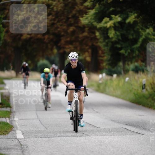 30.08.2026 - Elbe Triathlon Hamburg Michael Burmester http://msf.ph/oto/10059741 30.08.2026 11:34:35 Radfahren 1487, 1554, 1664, 1667 meine-sportfotos.de