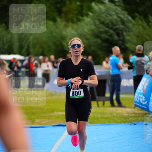 30.08.2026 - Elbe Triathlon Hamburg LAZAROV Photography http://msf.ph/oto/10059748 30.08.2026 11:37:23 Ziel 800, 1341 meine-sportfotos.de