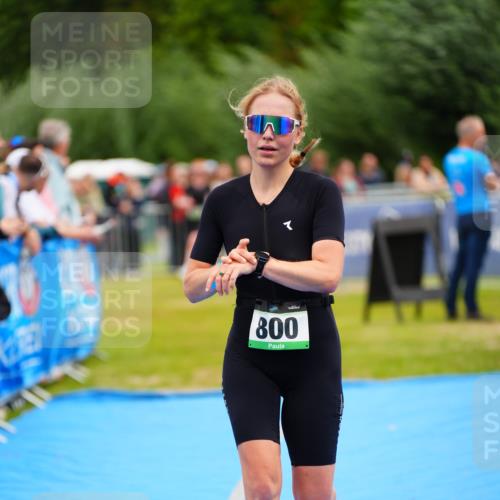 30.08.2026 - Elbe Triathlon Hamburg LAZAROV Photography http://msf.ph/oto/10059761 30.08.2026 11:37:24 Ziel 800, 824, 1341 meine-sportfotos.de