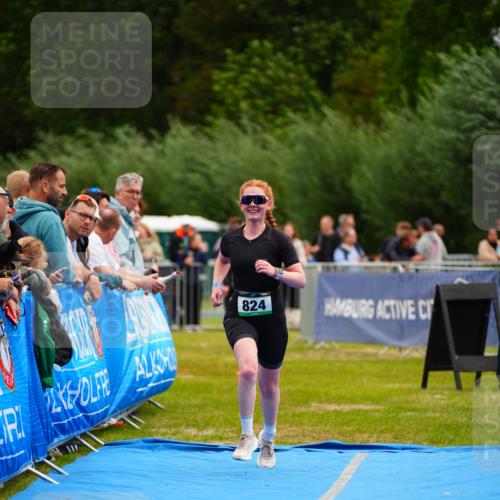 30.08.2026 - Elbe Triathlon Hamburg LAZAROV Photography http://msf.ph/oto/10059776 30.08.2026 11:37:31 Ziel 824, 1334 meine-sportfotos.de