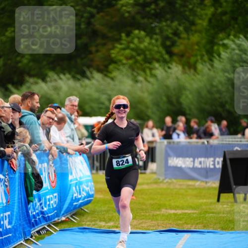 30.08.2026 - Elbe Triathlon Hamburg LAZAROV Photography http://msf.ph/oto/10059782 30.08.2026 11:37:31 Ziel 824, 1334 meine-sportfotos.de