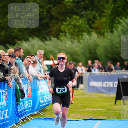 30.08.2026 - Elbe Triathlon Hamburg LAZAROV Photography http://msf.ph/oto/10059784 30.08.2026 11:37:31 Ziel 824, 1334 meine-sportfotos.de