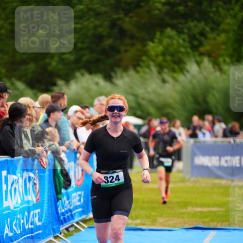 30.08.2026 - Elbe Triathlon Hamburg LAZAROV Photography http://msf.ph/oto/10059791 30.08.2026 11:37:32 Ziel 824, 1334 meine-sportfotos.de